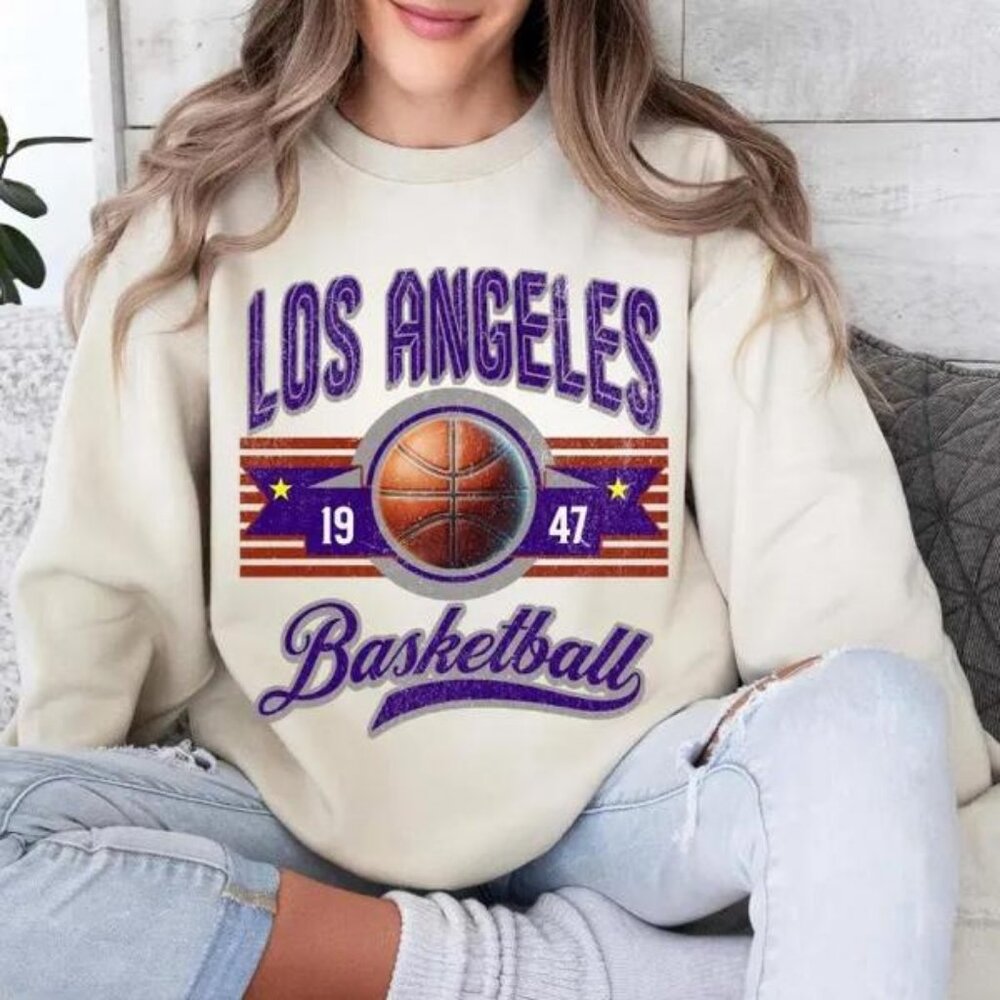 Vintage Los Angeles Lakers Sweatshirt – Retro Basketball Graphic Crewneck